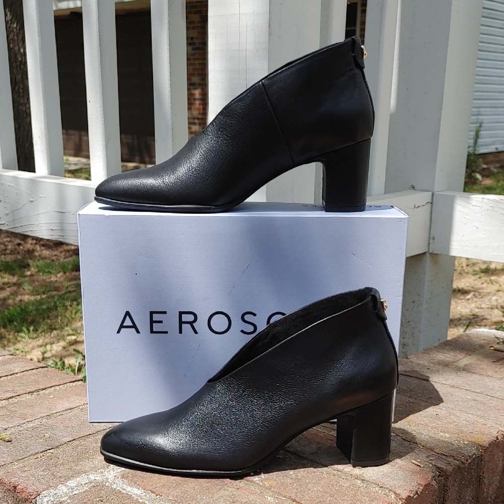 Aerosoles Tapered Toe  Black Leather Shootie Size 8.5 (153)